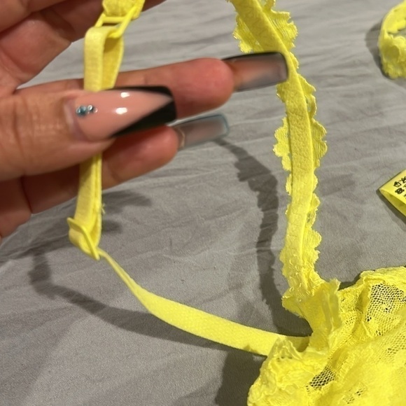 Skims Stretch Lace Intimates Thong Bodysuit - Picture 7 of 7